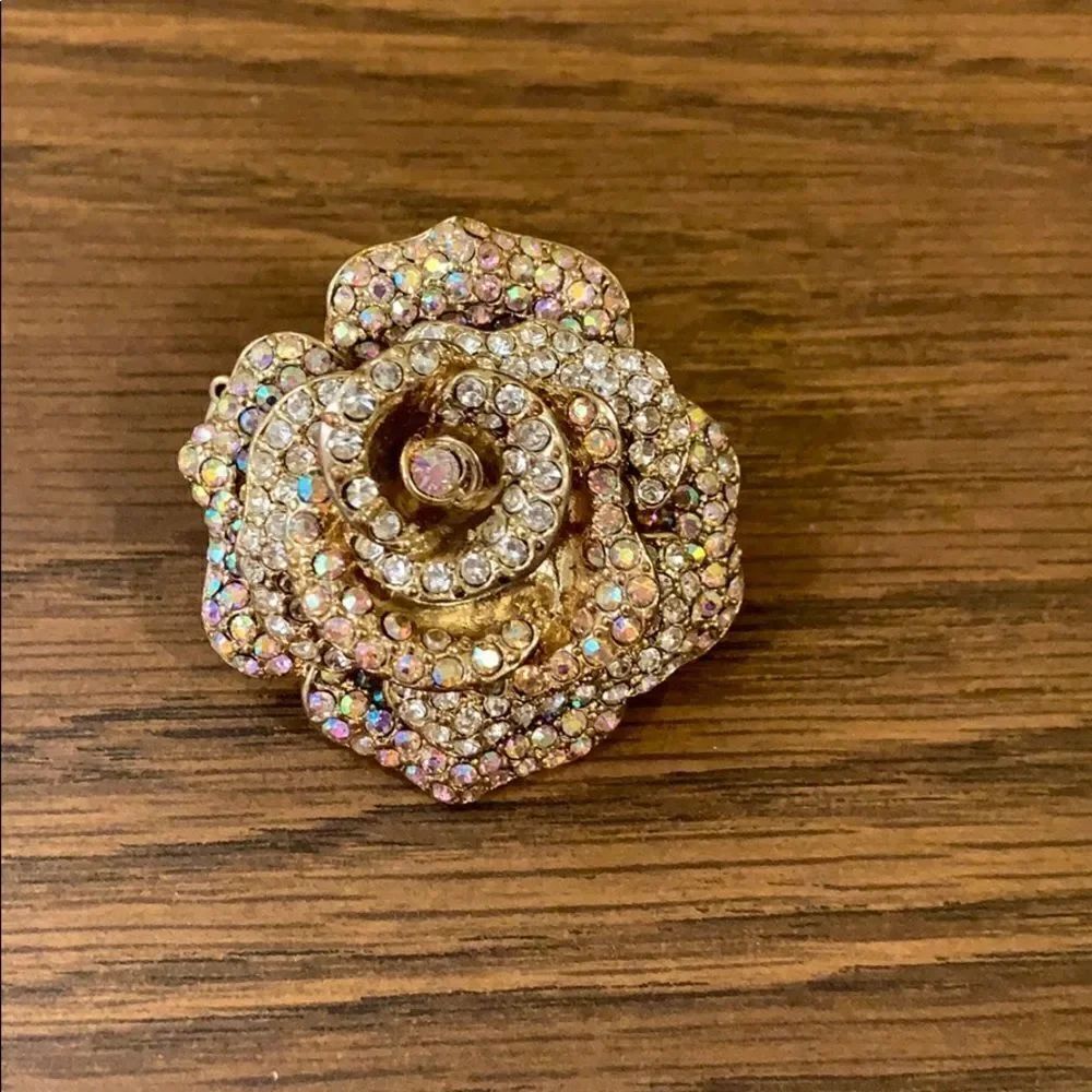 Rose Rhinestone Stretchy Ring - Picture 4 of 7